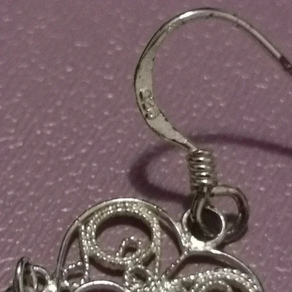 925 Heart dangle earrings 💖 - Picture 2 of 2